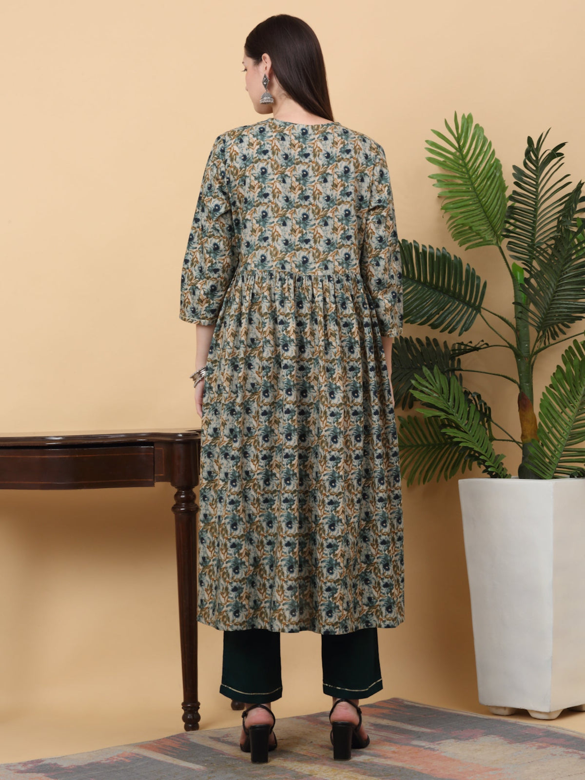 Rangvastra  Pink & Green Floral Print Rayon Kurta Pant Set