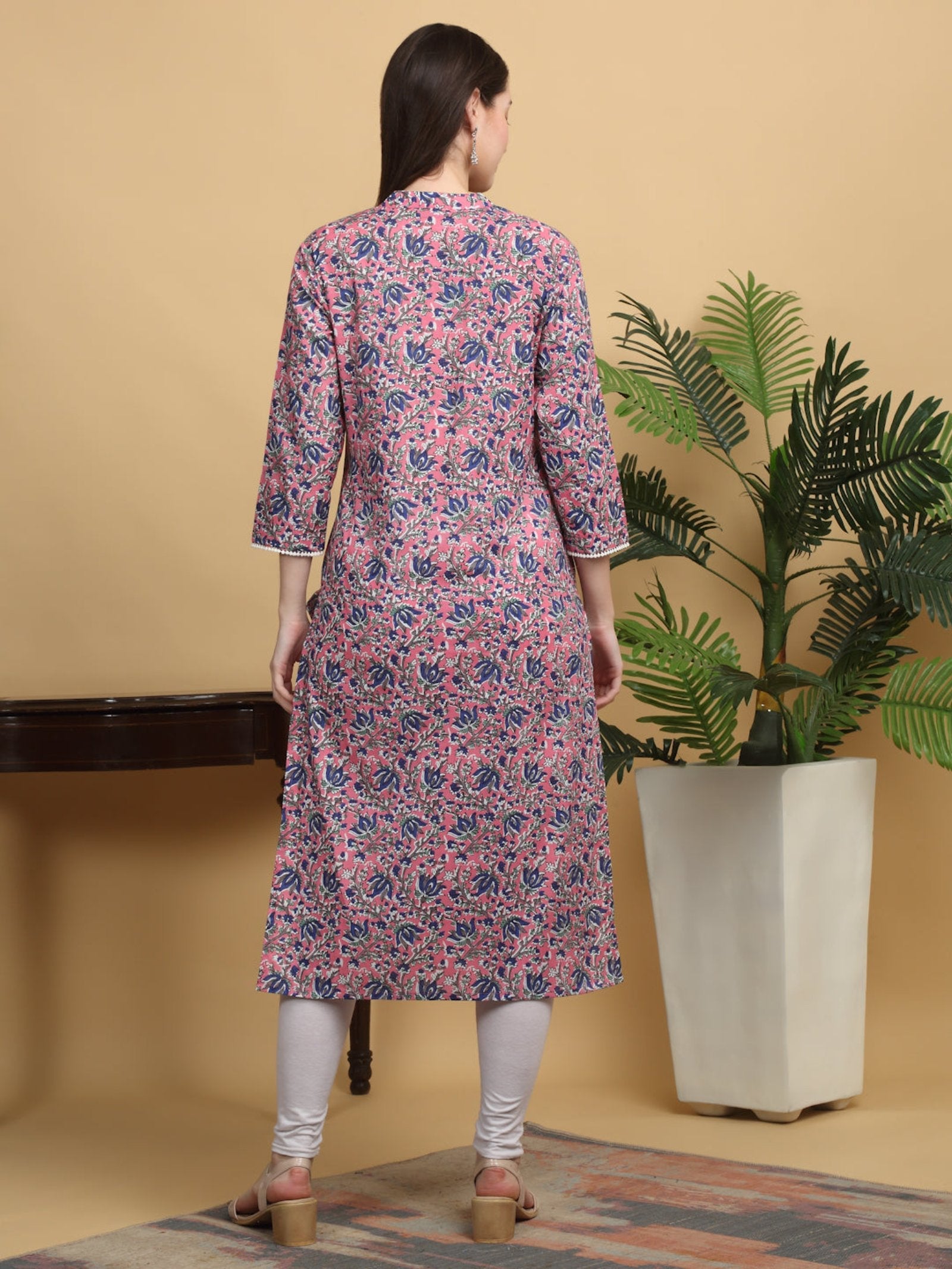 Rangvastra Floral Printed Straight Kurta