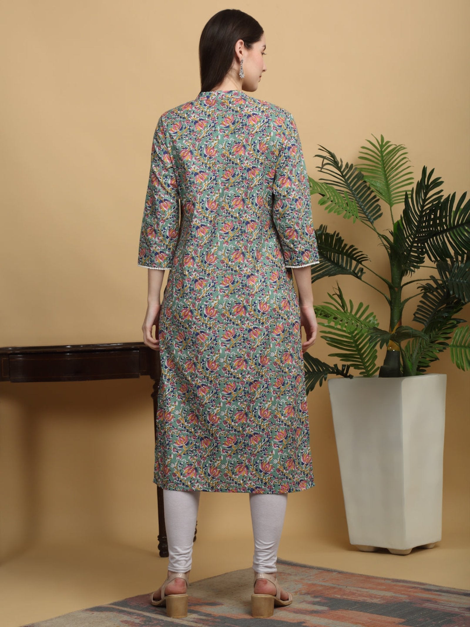 Rangvastra Floral Printed Straight Kurta