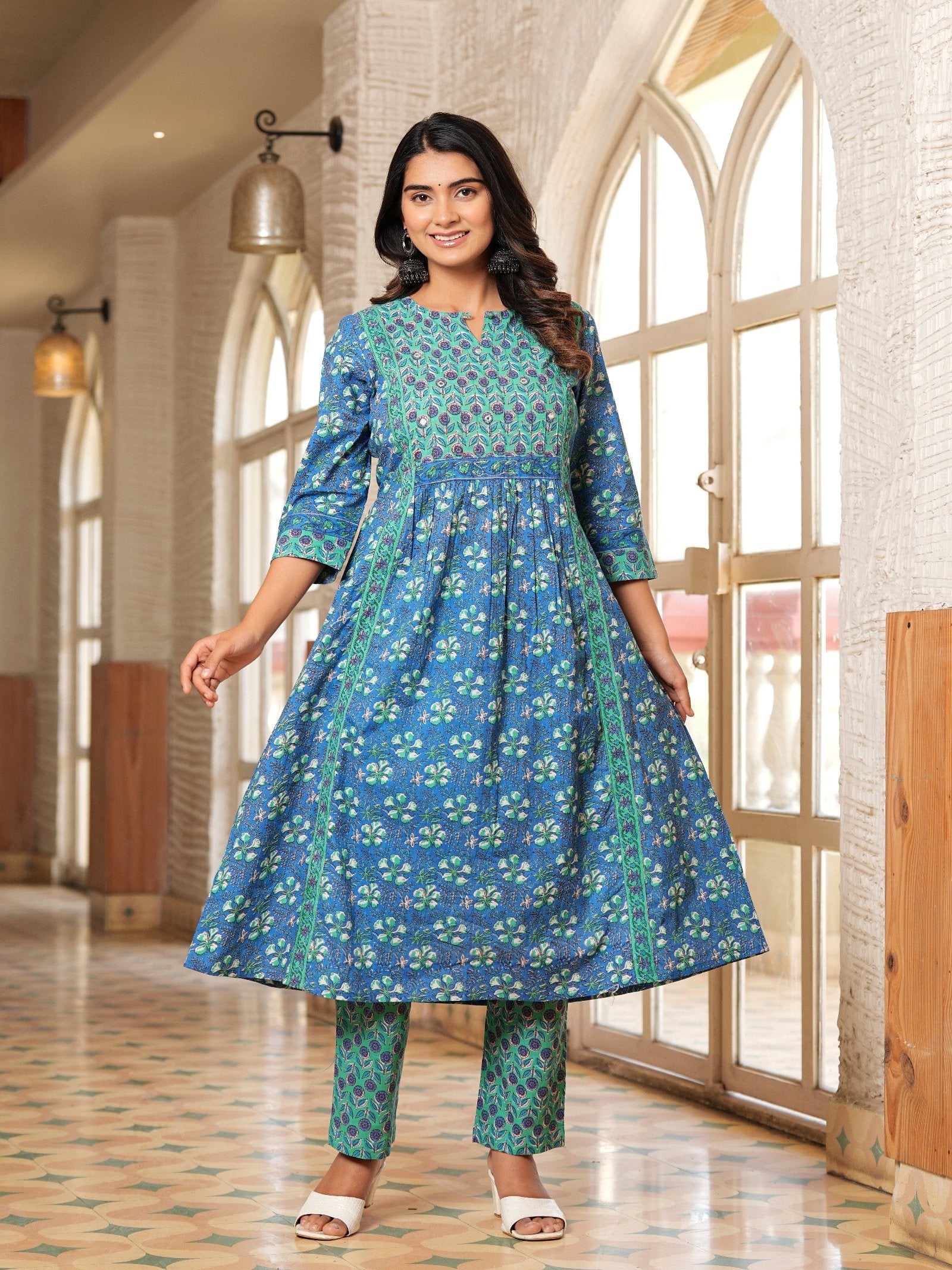 MALUKA WOMEN COTTON FLORAL PRINTED KURTA PANT WITH DUPATTA SET