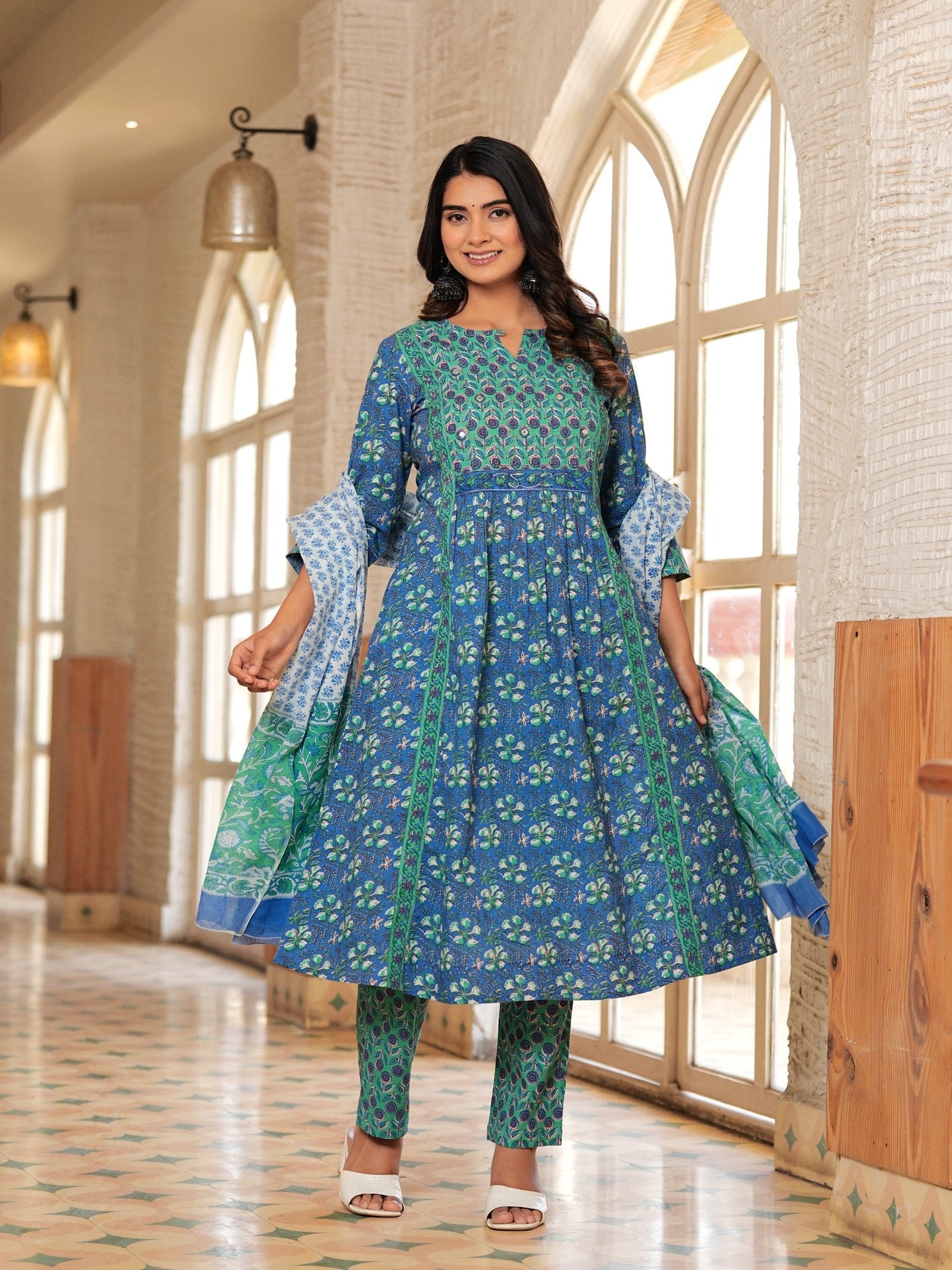MALUKA WOMEN COTTON FLORAL PRINTED KURTA PANT WITH DUPATTA SET