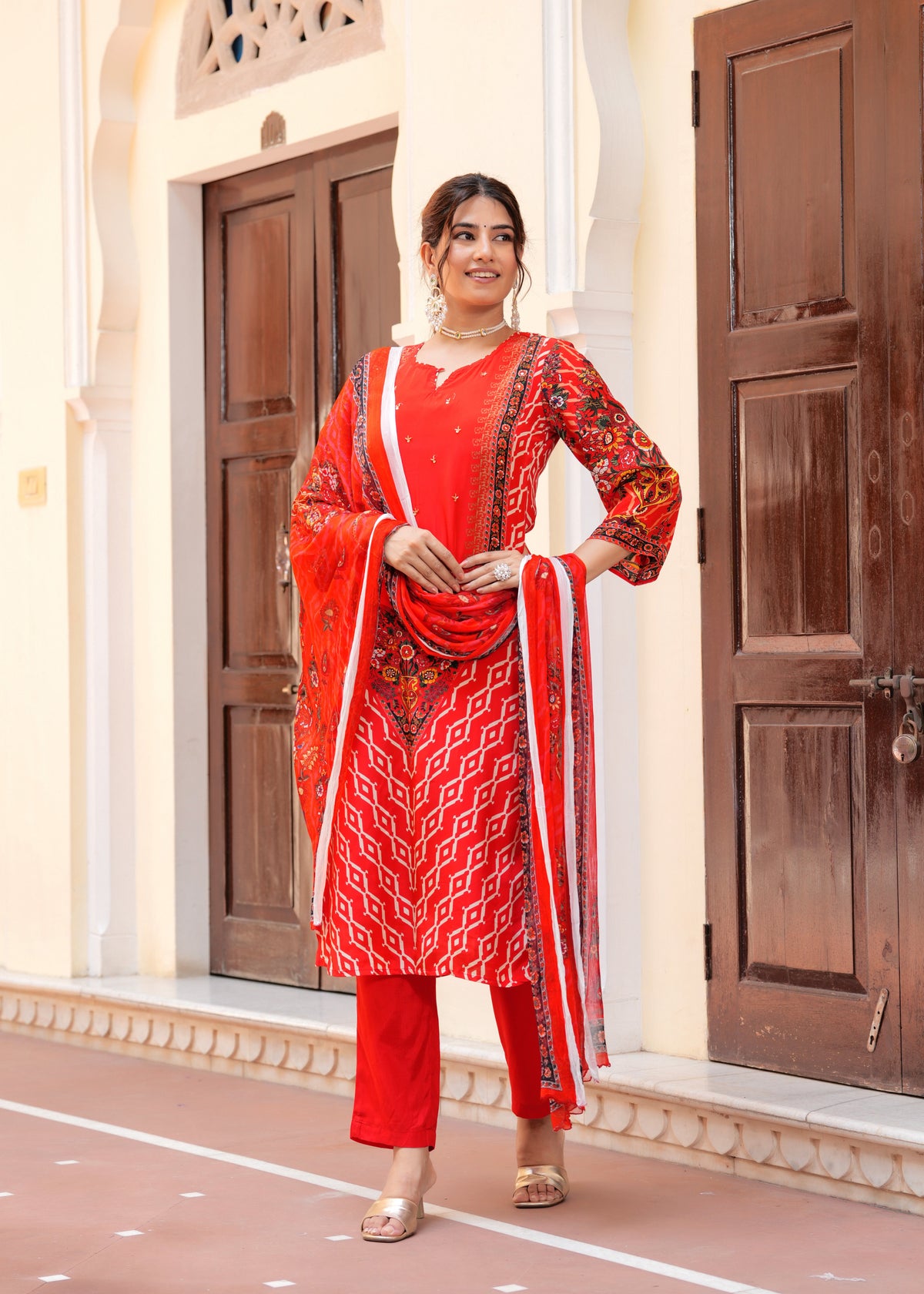 Rangvastra  Natural Crape Floral Printed Kurta Pant with Dupatta Set