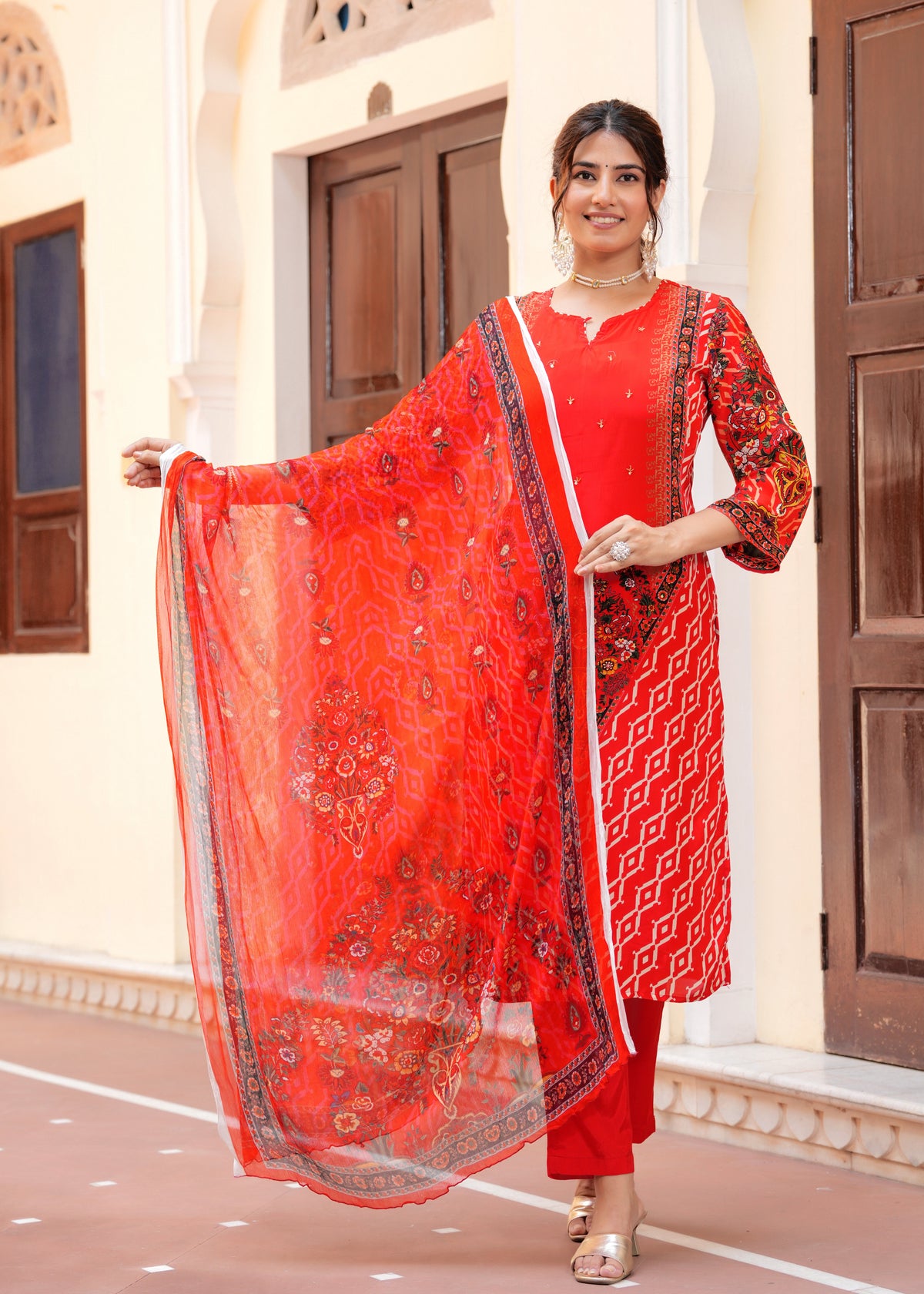 Rangvastra  Natural Crape Floral Printed Kurta Pant with Dupatta Set