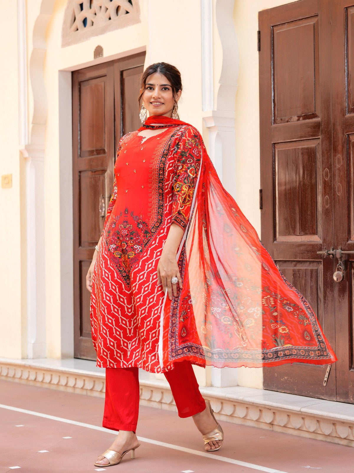 Rangvastra  Natural Crape Floral Printed Kurta Pant with Dupatta Set