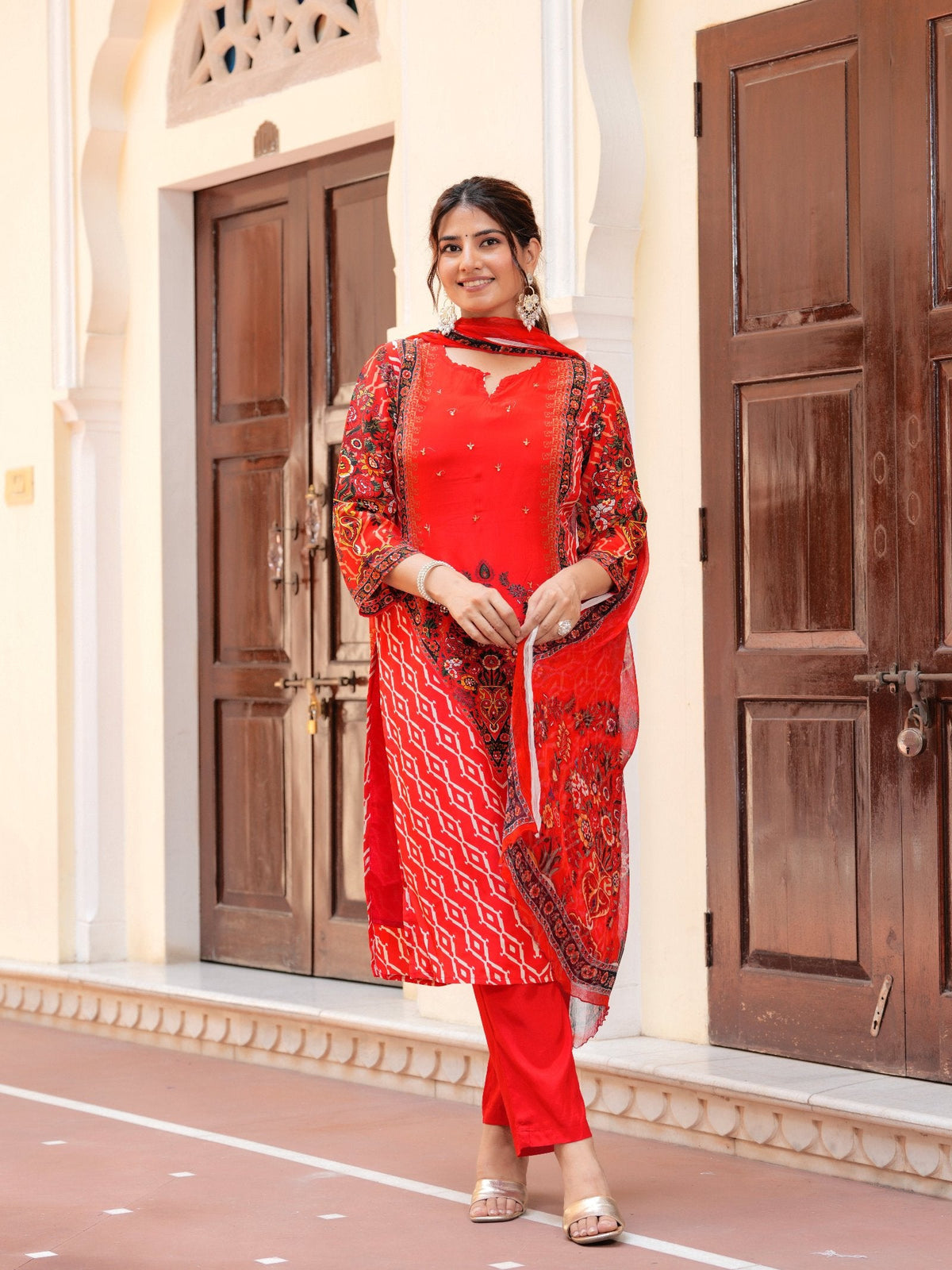 Rangvastra  Natural Crape Floral Printed Kurta Pant with Dupatta Set