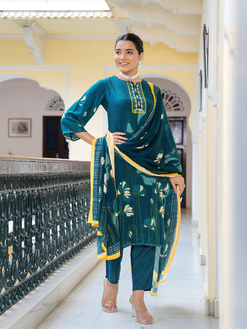 Rangvastra  Natural Crape Floral Printed Kurta Pant with Dupatta Set