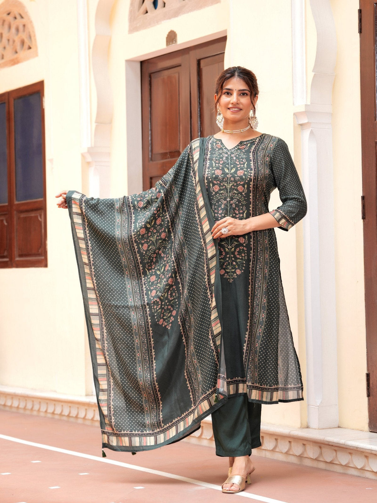 Rangvastra Floral Placement Print Maslin Kurta Pant With Dupatta Set