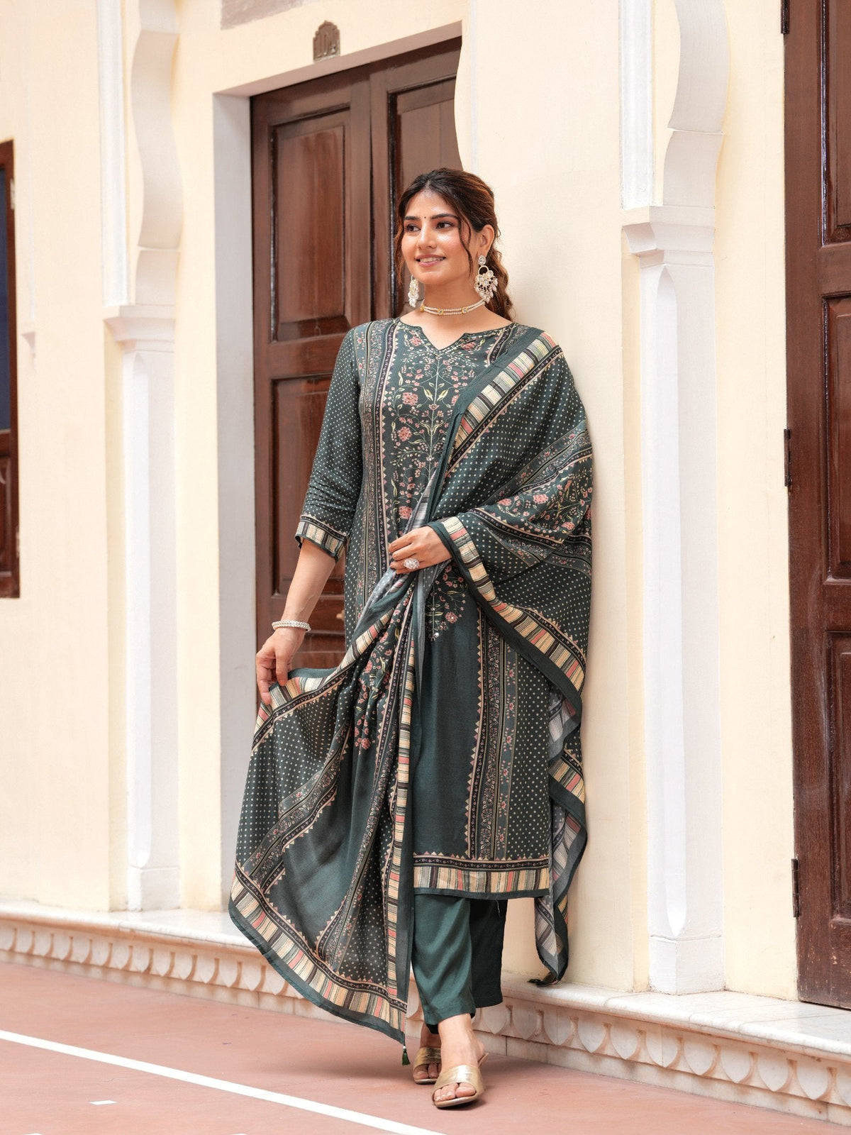 Rangvastra Floral Placement Print Maslin Kurta Pant With Dupatta Set
