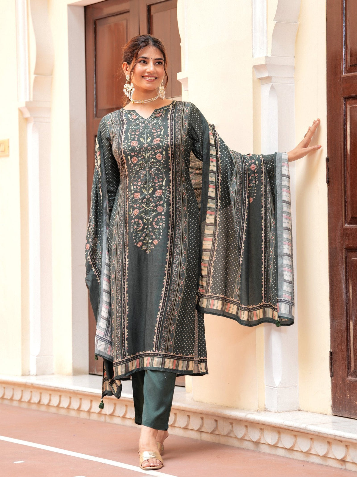 Rangvastra Floral Placement Print Maslin Kurta Pant With Dupatta Set