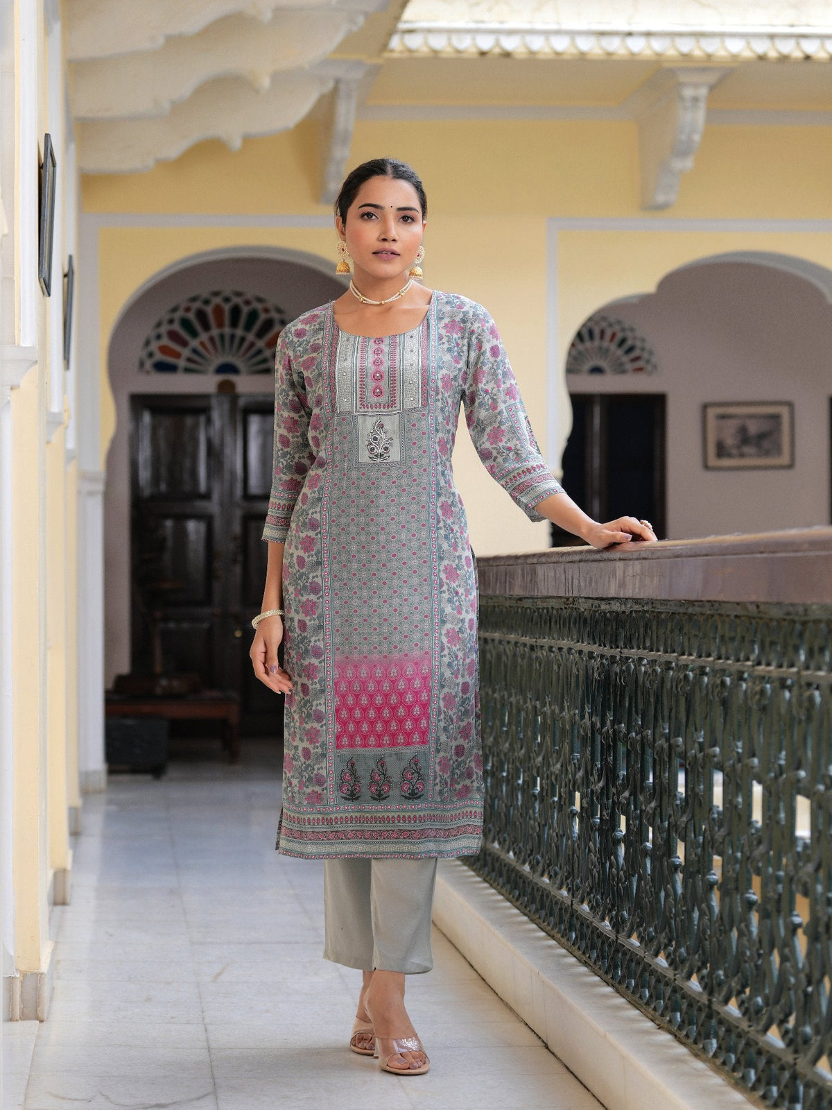 Rangvastra Natural crape Floral Printed Kurta Pant with Dupatta Set