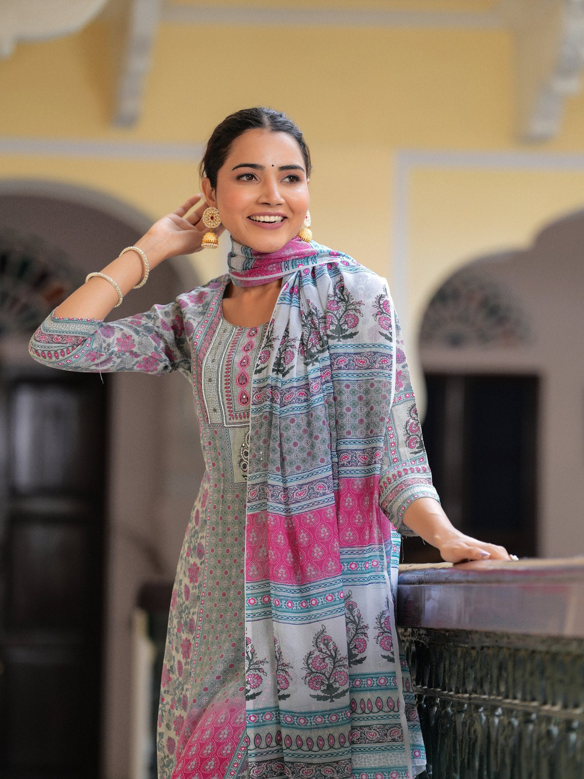 Rangvastra Natural crape Floral Printed Kurta Pant with Dupatta Set