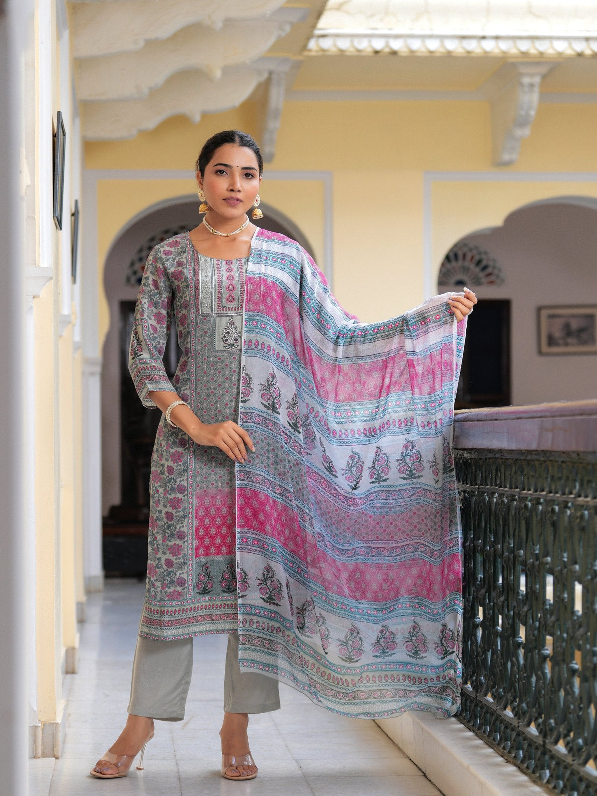 Rangvastra Natural crape Floral Printed Kurta Pant with Dupatta Set
