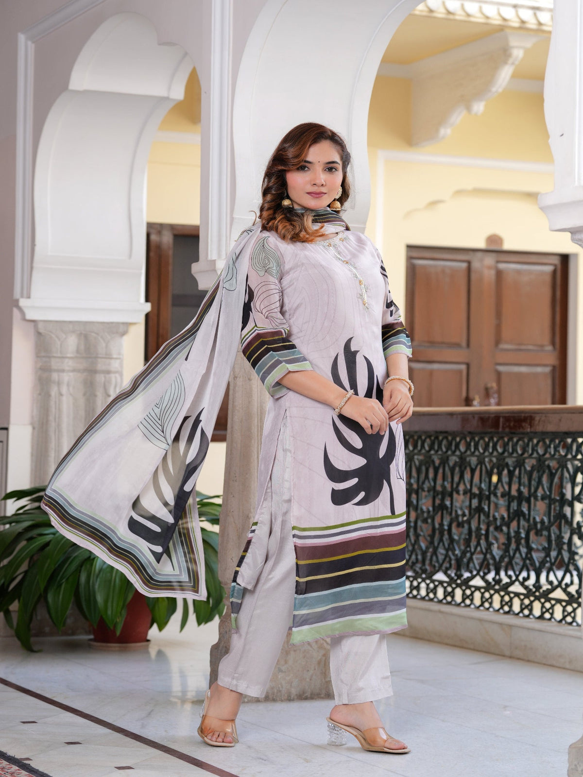Rangvastra Light Grey Orangza Santoon Digital Printed Kurta Pant Dupatta Set