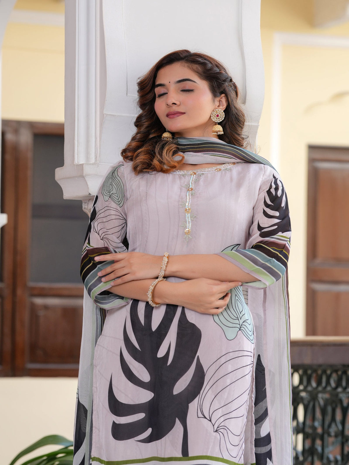 Rangvastra Light Grey Orangza Santoon Digital Printed Kurta Pant Dupatta Set