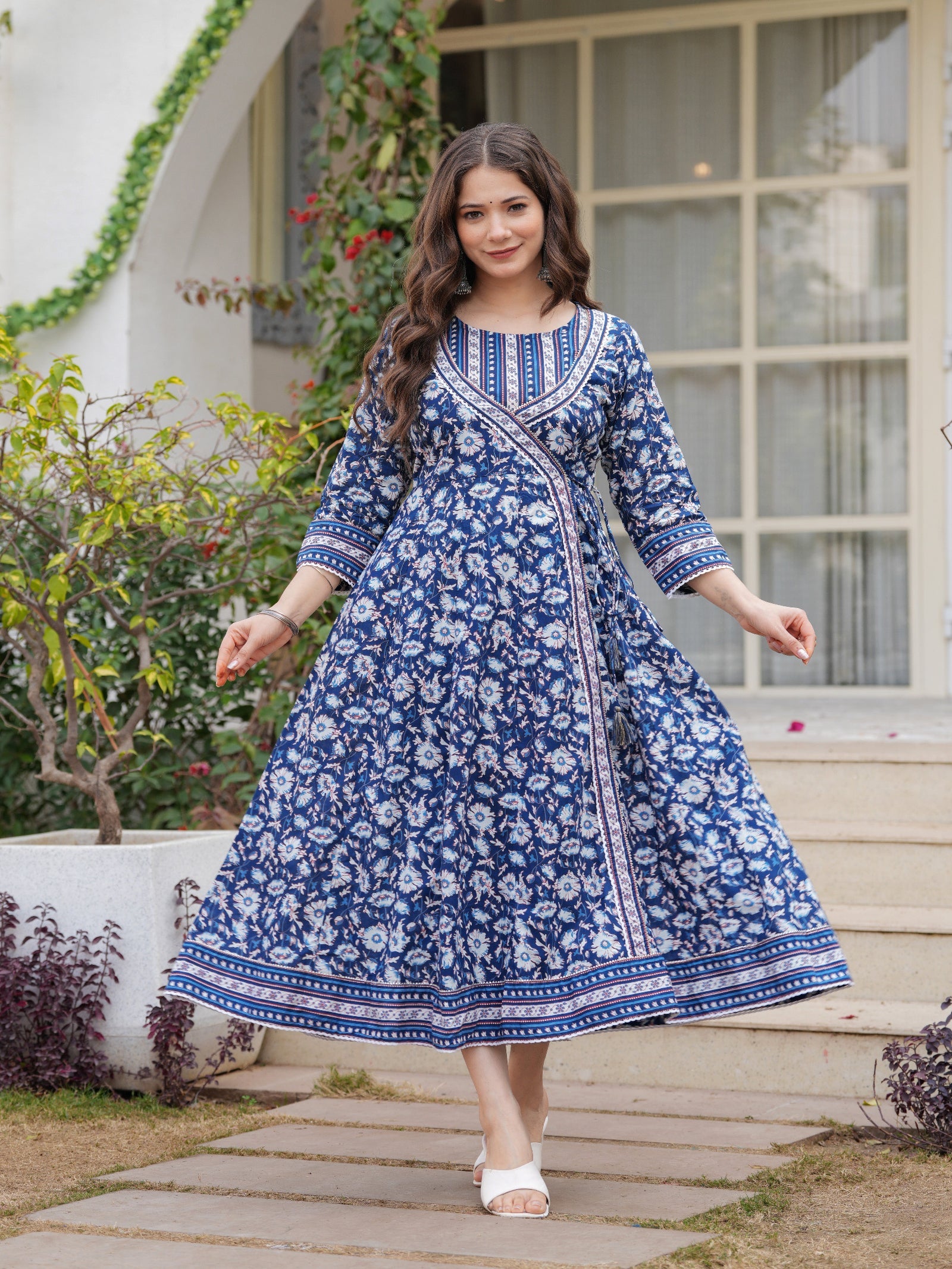 Maluka Women Blue Cotton Floral Printed Kurta Pant Dupatta Set