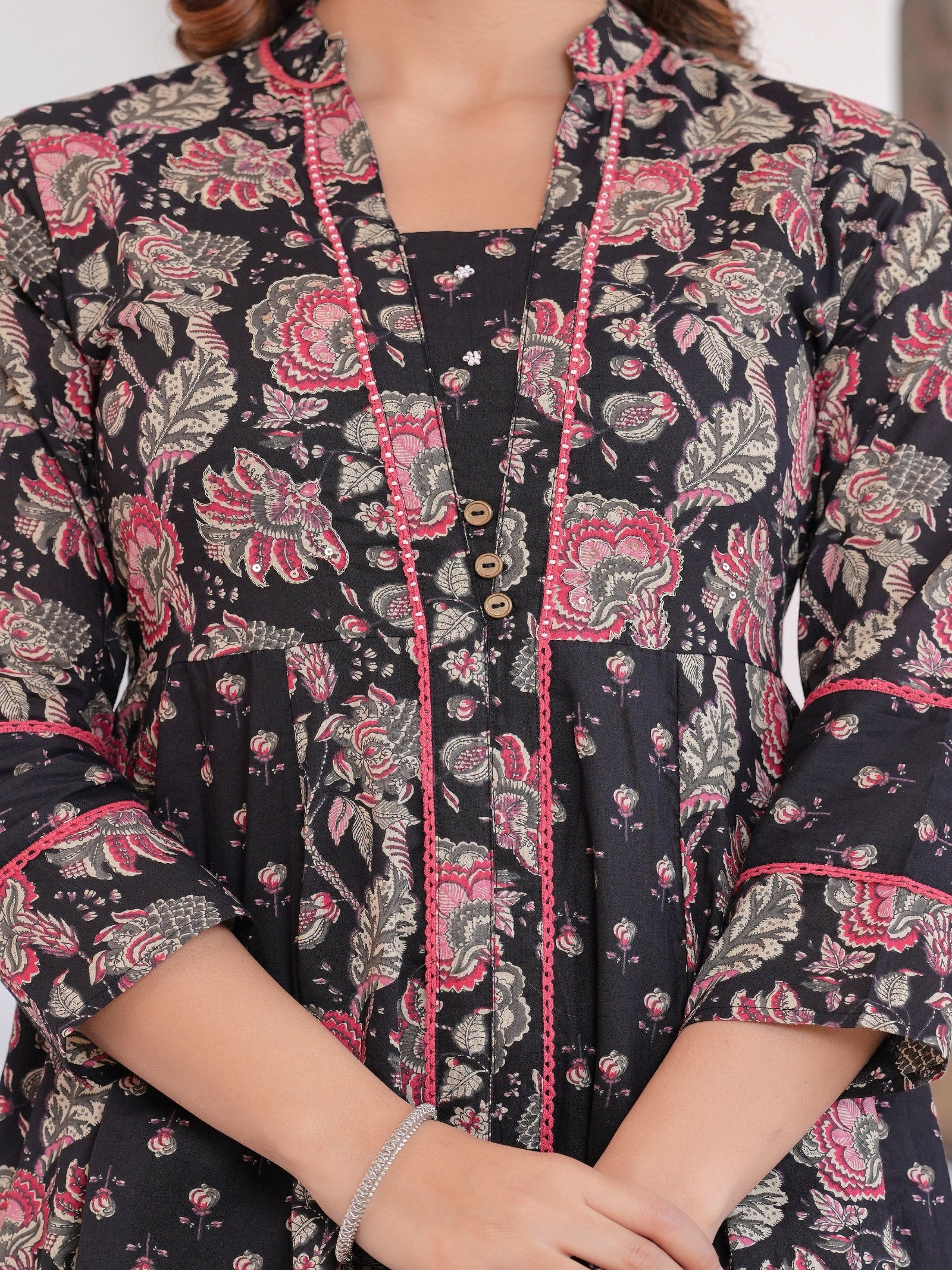 Maluka Women Black Floral Printed Kurta Pant Dupatta Set