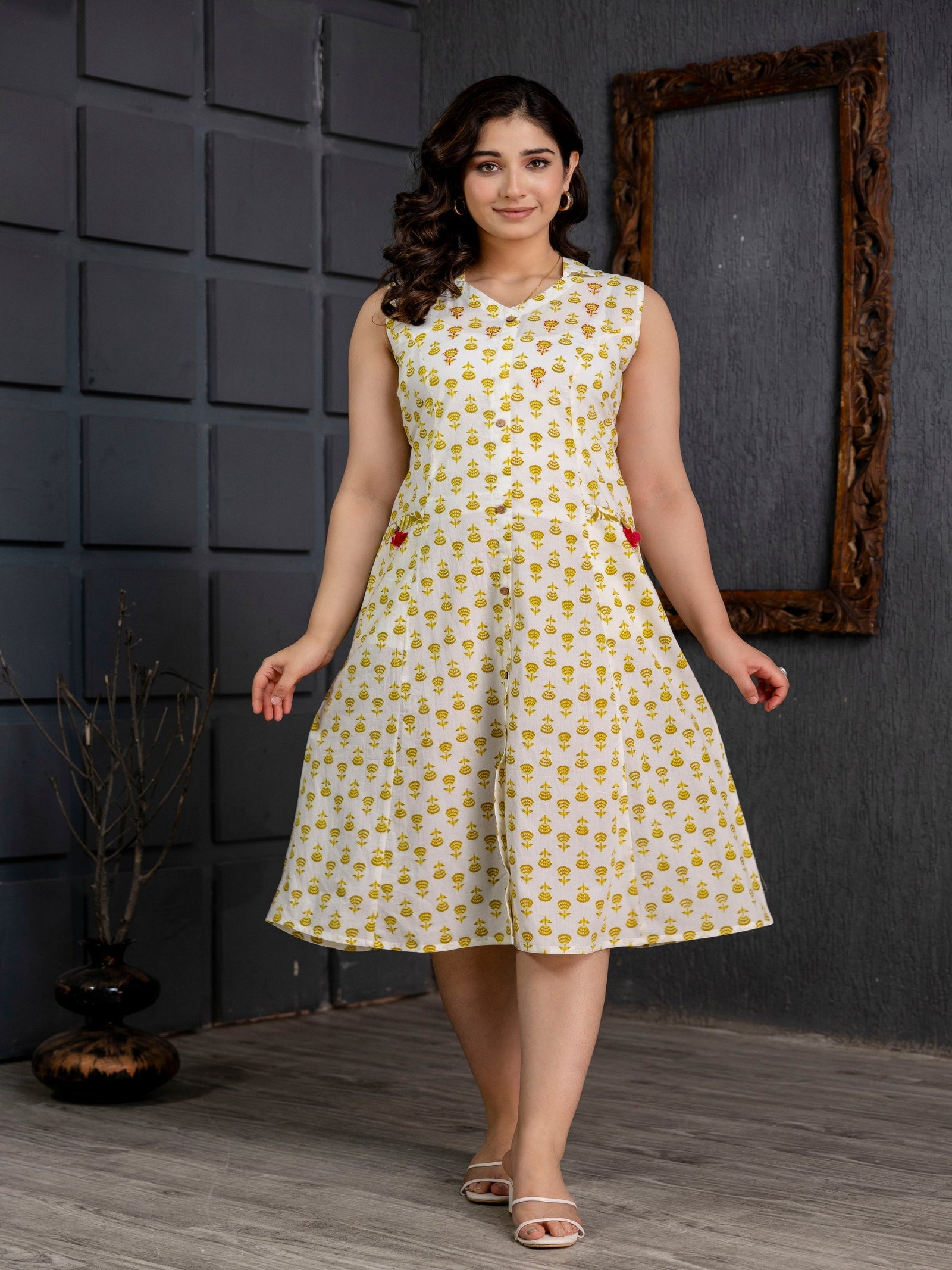 Maluka Women Yellow Cotton Printed Kurta