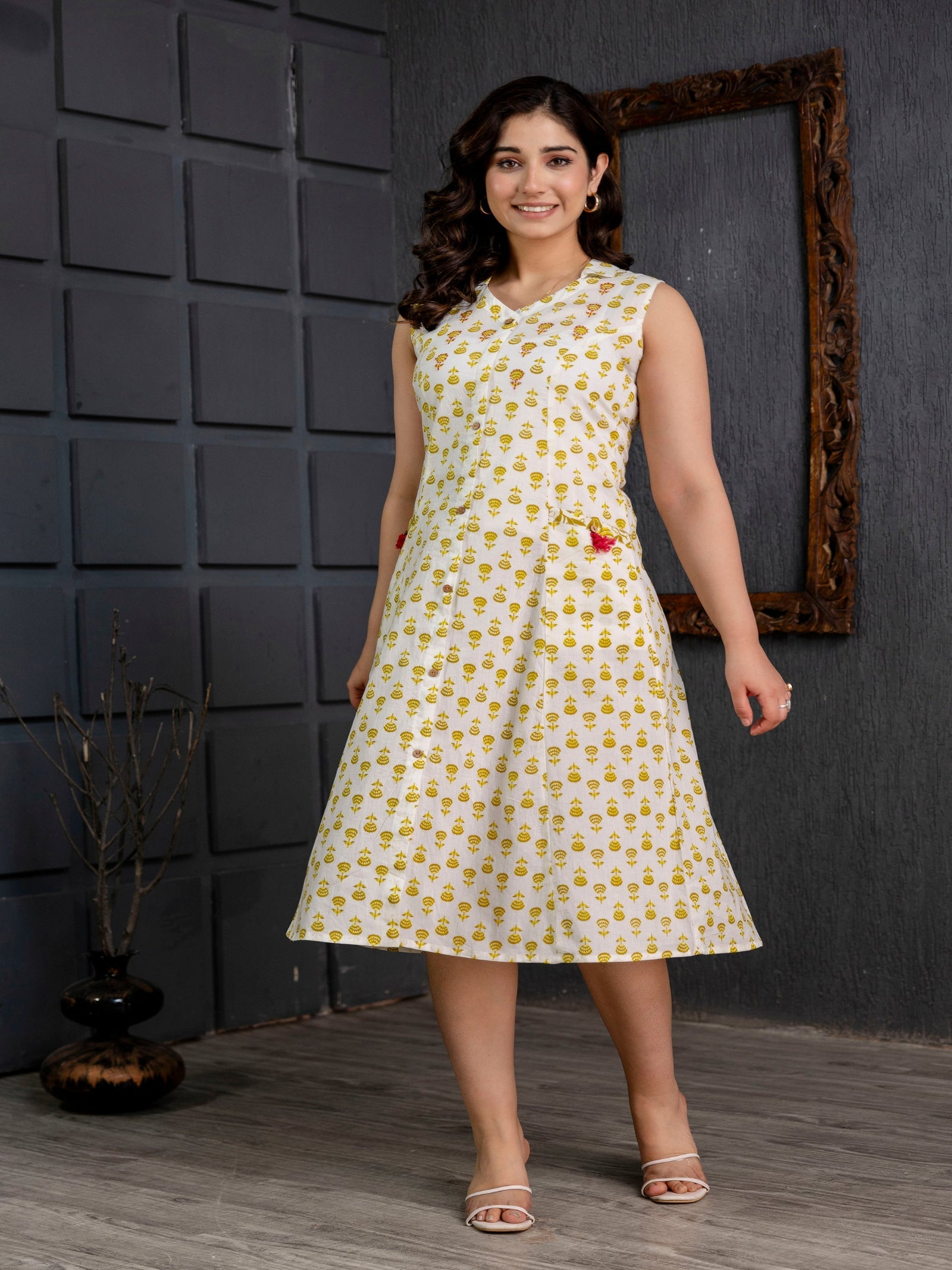 Maluka Women Yellow Cotton Printed Kurta