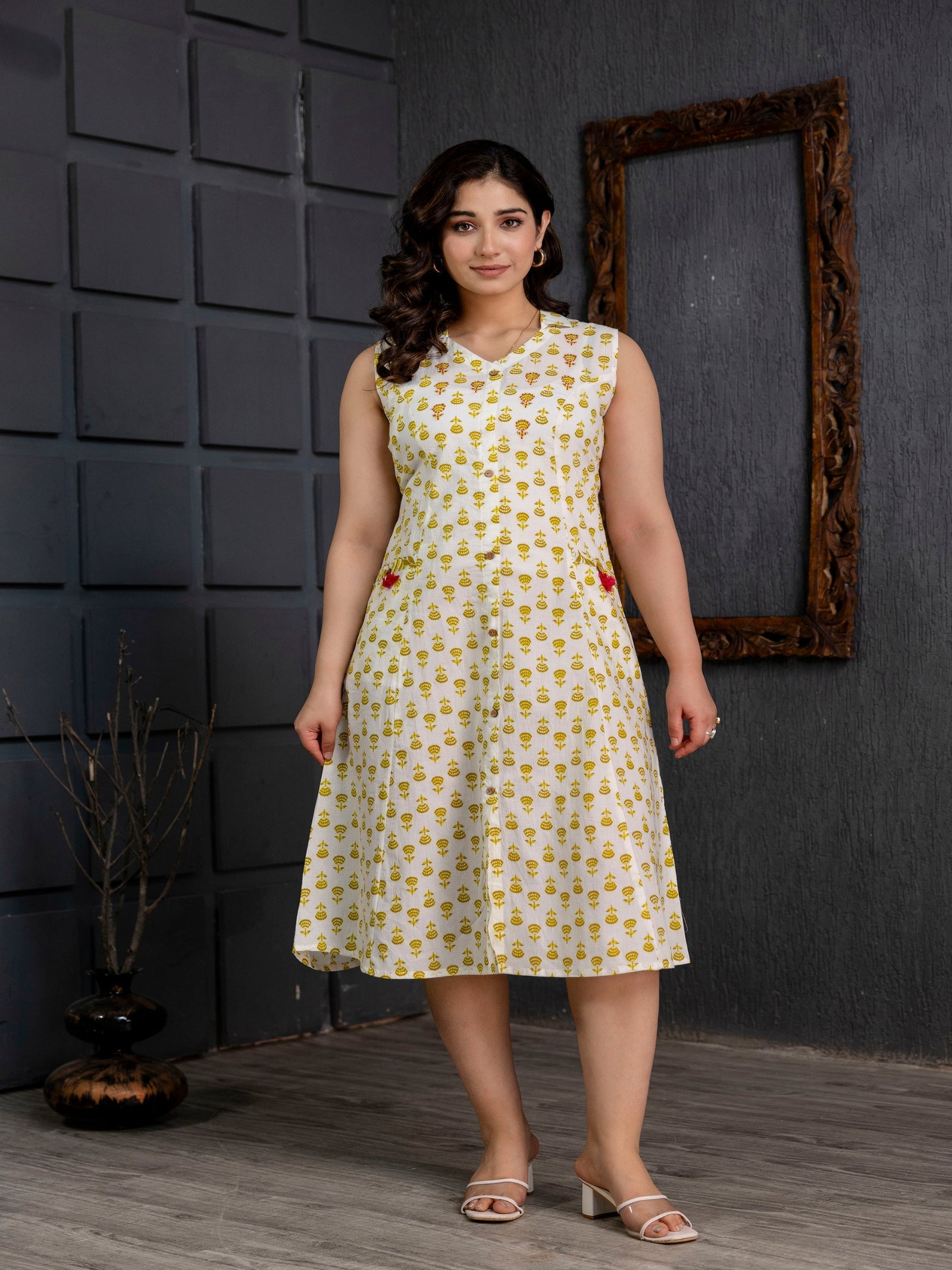 Maluka Women Yellow Cotton Printed Kurta