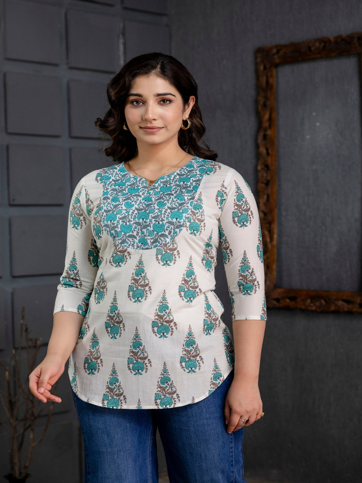 Rangvastra  White Cotton Printed Top