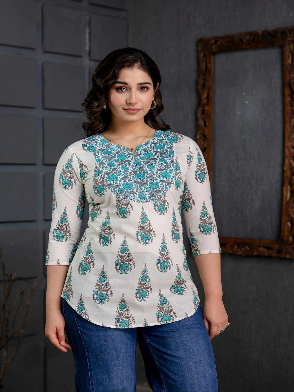 Rangvastra  White Cotton Printed Top