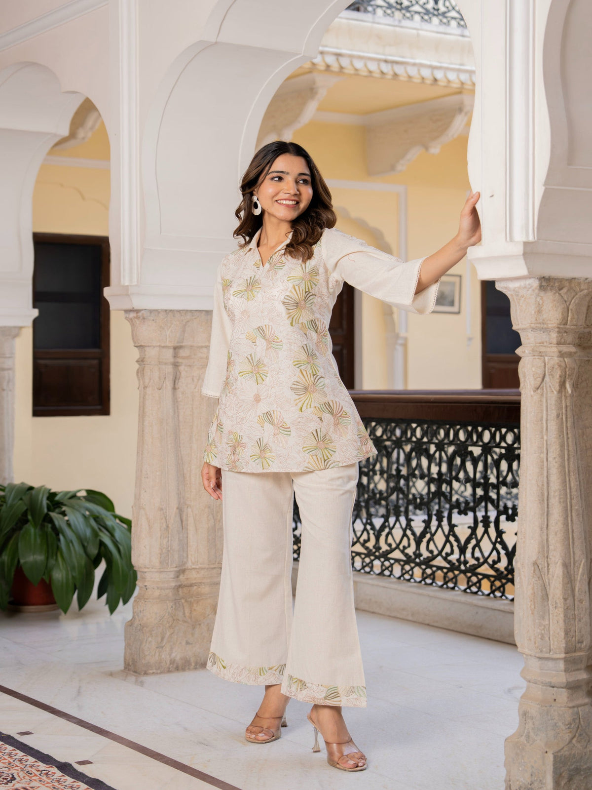Rangvastra Off White Floral Embroidered Co-ords Set