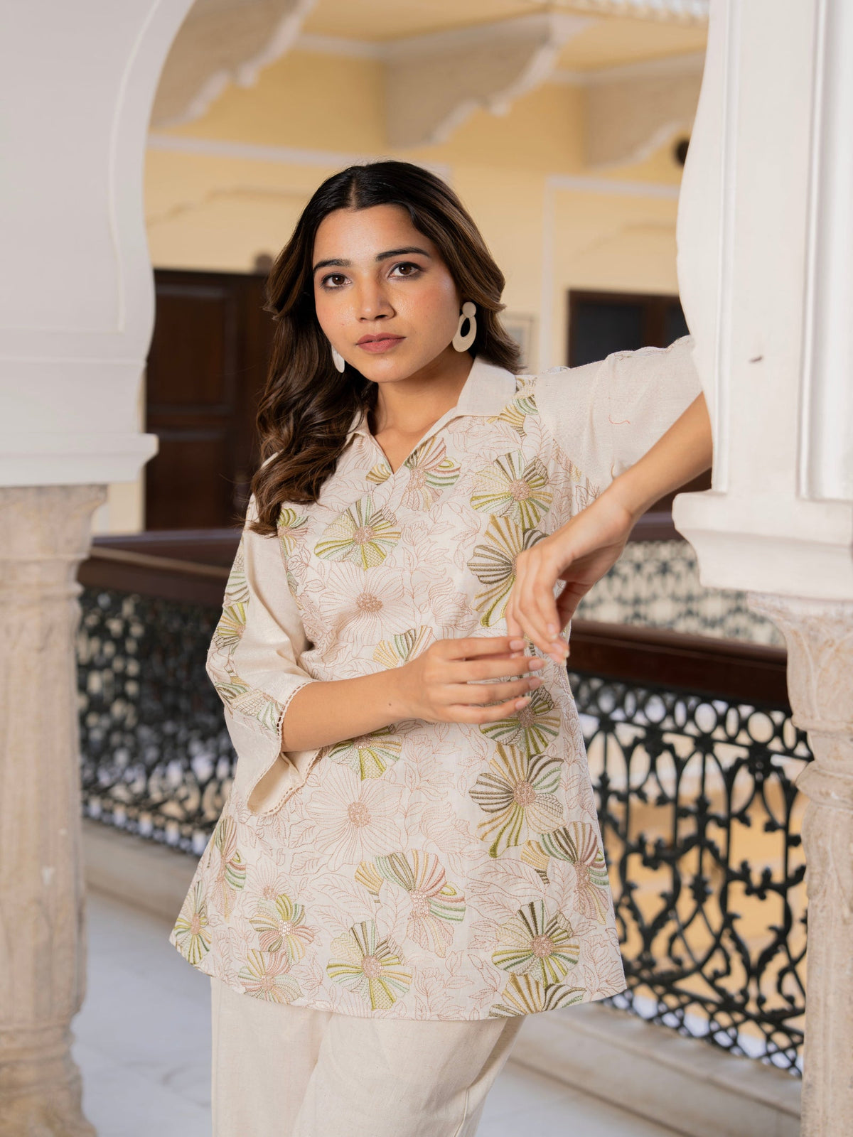 Rangvastra Off White Floral Embroidered Co-ords Set