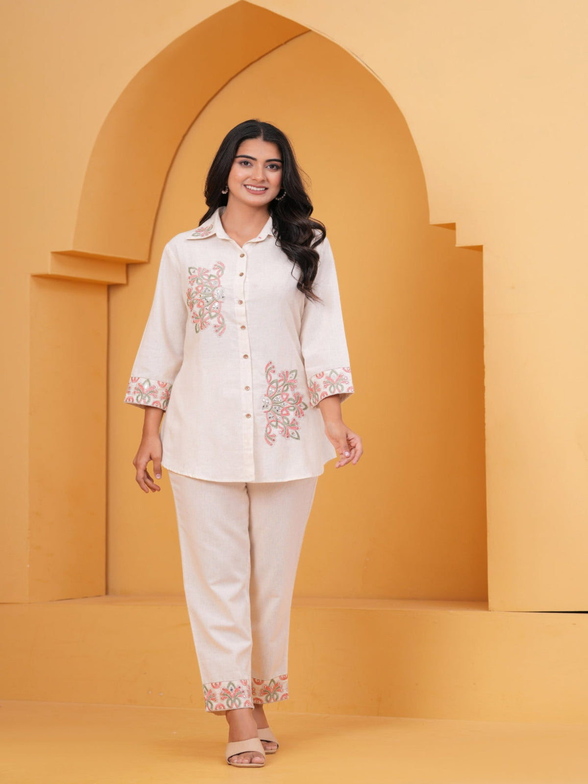 Rangvastra Off White Floral Embroidered Co-ords Set