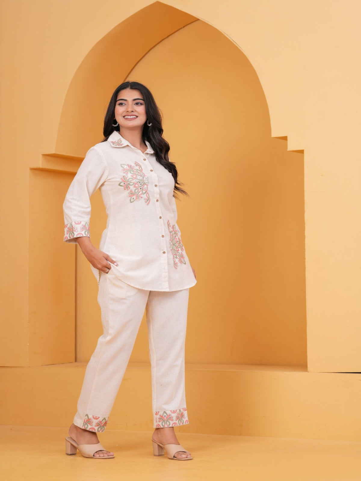 Rangvastra Off White Floral Embroidered Co-ords Set