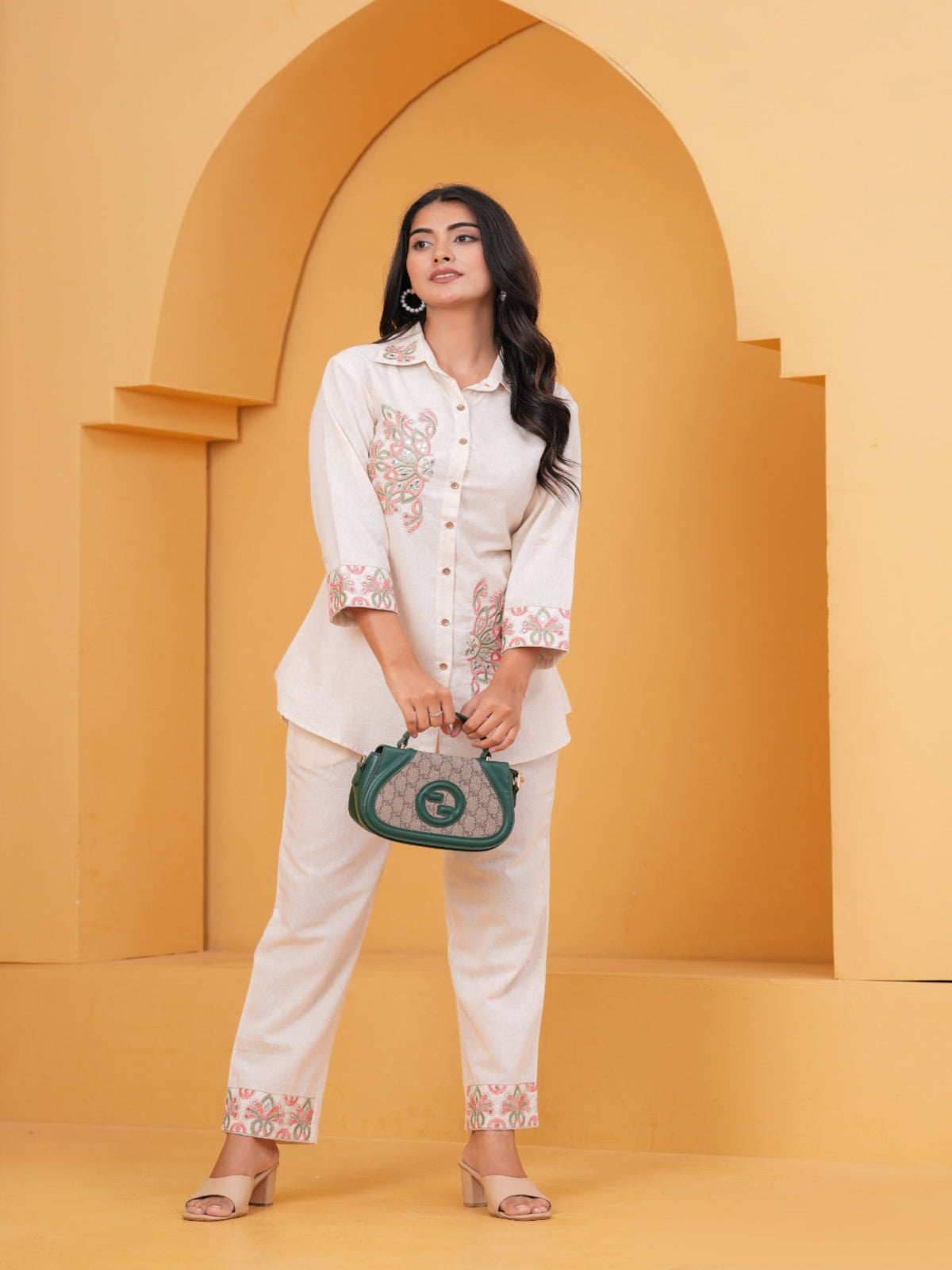 Rangvastra Off White Floral Embroidered Co-ords Set